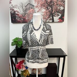 URBAN OUTFITTERS Women’s  Crop-top Size L Short Sleeve Button Down Collared